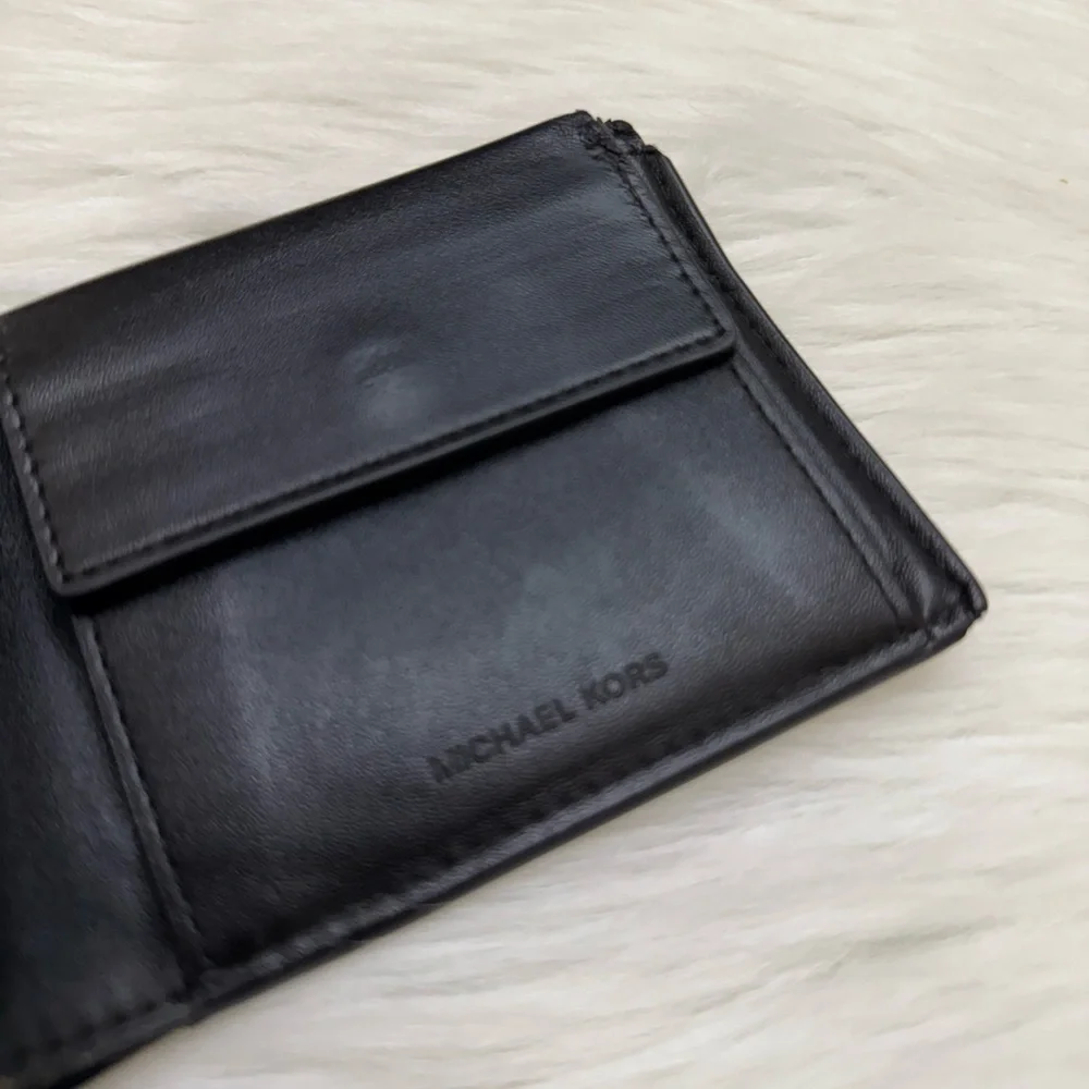 MICHAEL KORS - BLACK GREY TAN MONOGRAM SAFFIANO LEATHER BIFOLD WALLET